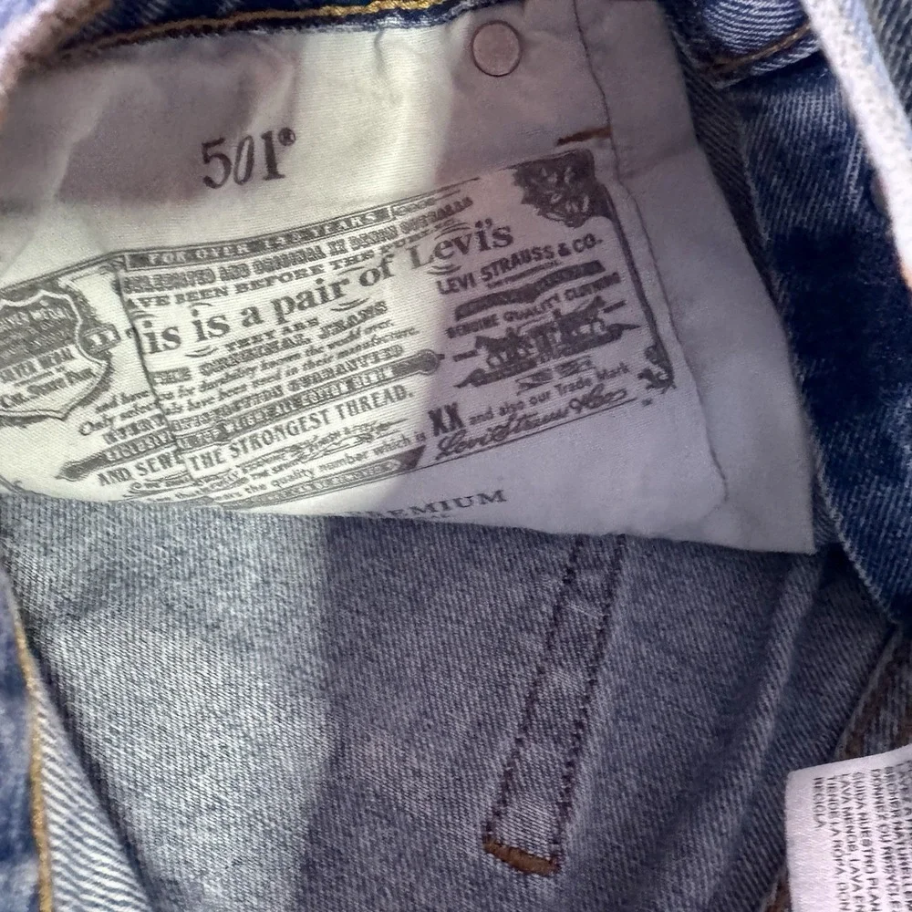 Levis 501 Jeans Mens 28X30‎ Medium Wash Blue Straight Leg Button Fly Waterless